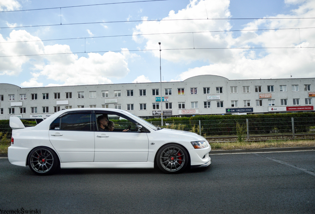 Mitsubishi Lancer Evolution IX RalliArt