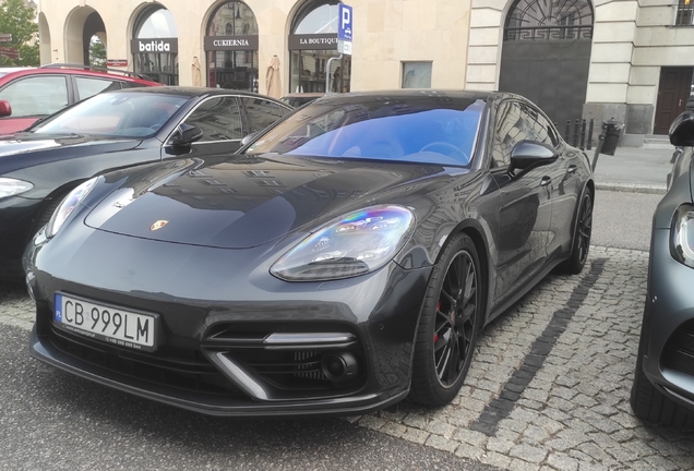 Porsche 971 Panamera Turbo