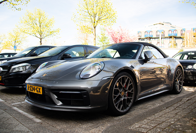 Porsche 992 Carrera 4S Cabriolet