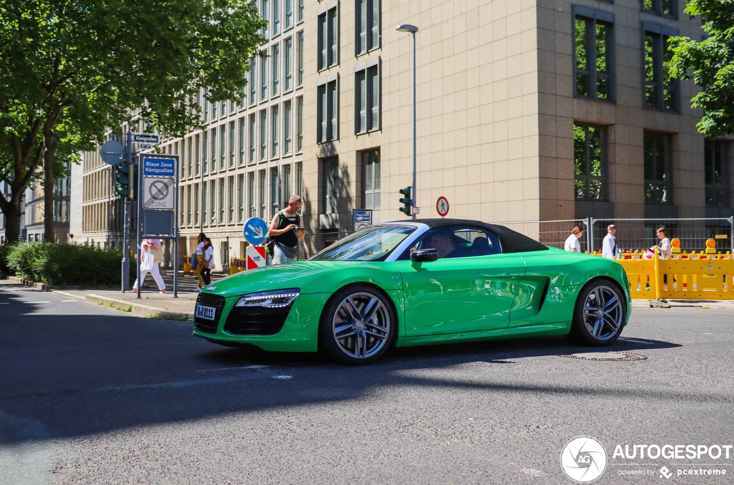 Audi R8 V10 Spyder 2013