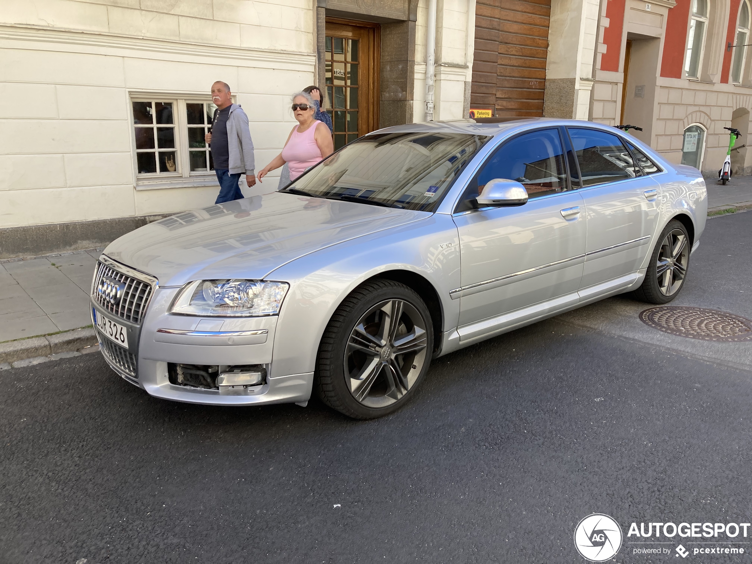 Audi S8 D3