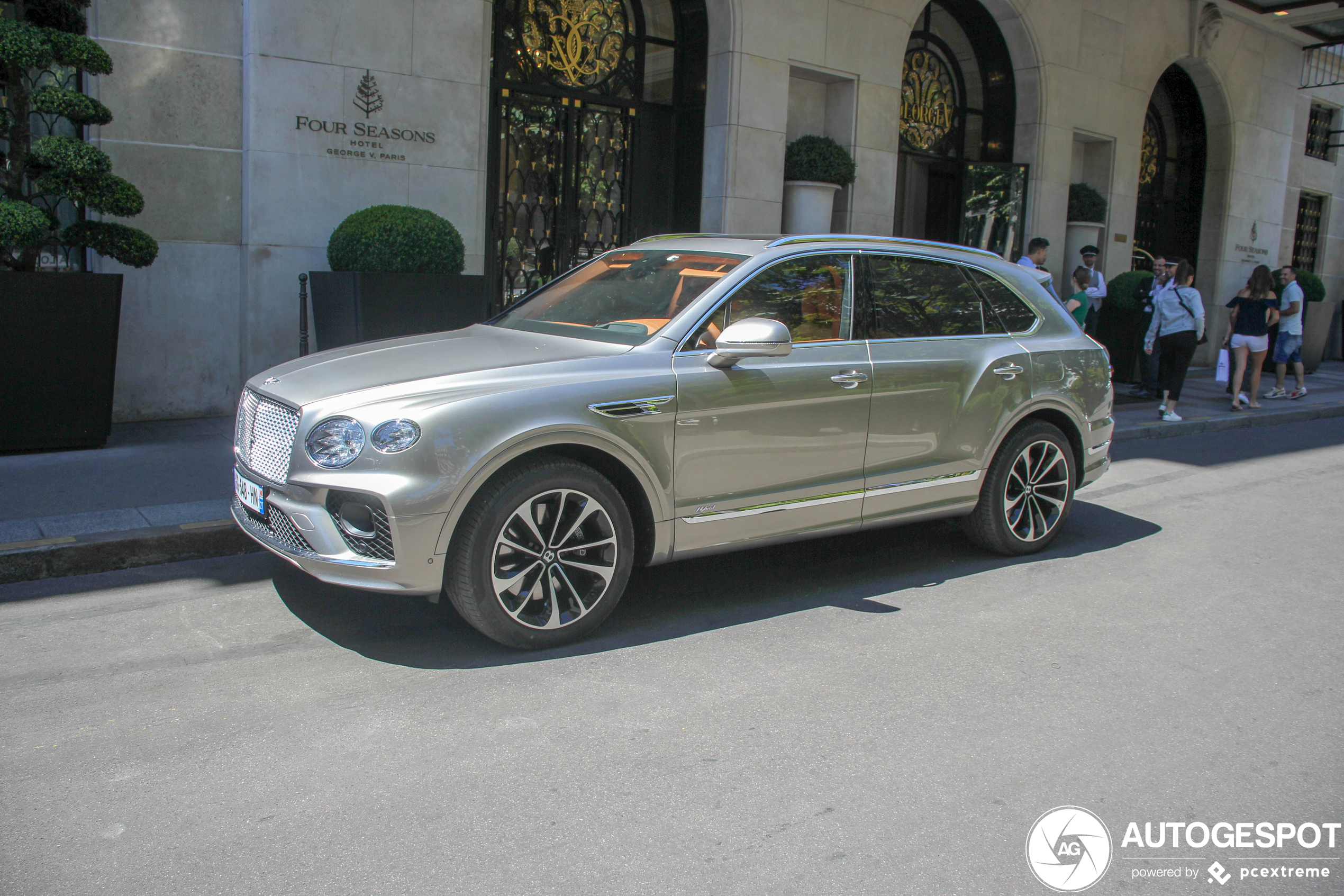 Bentley Bentayga Hybrid 2021