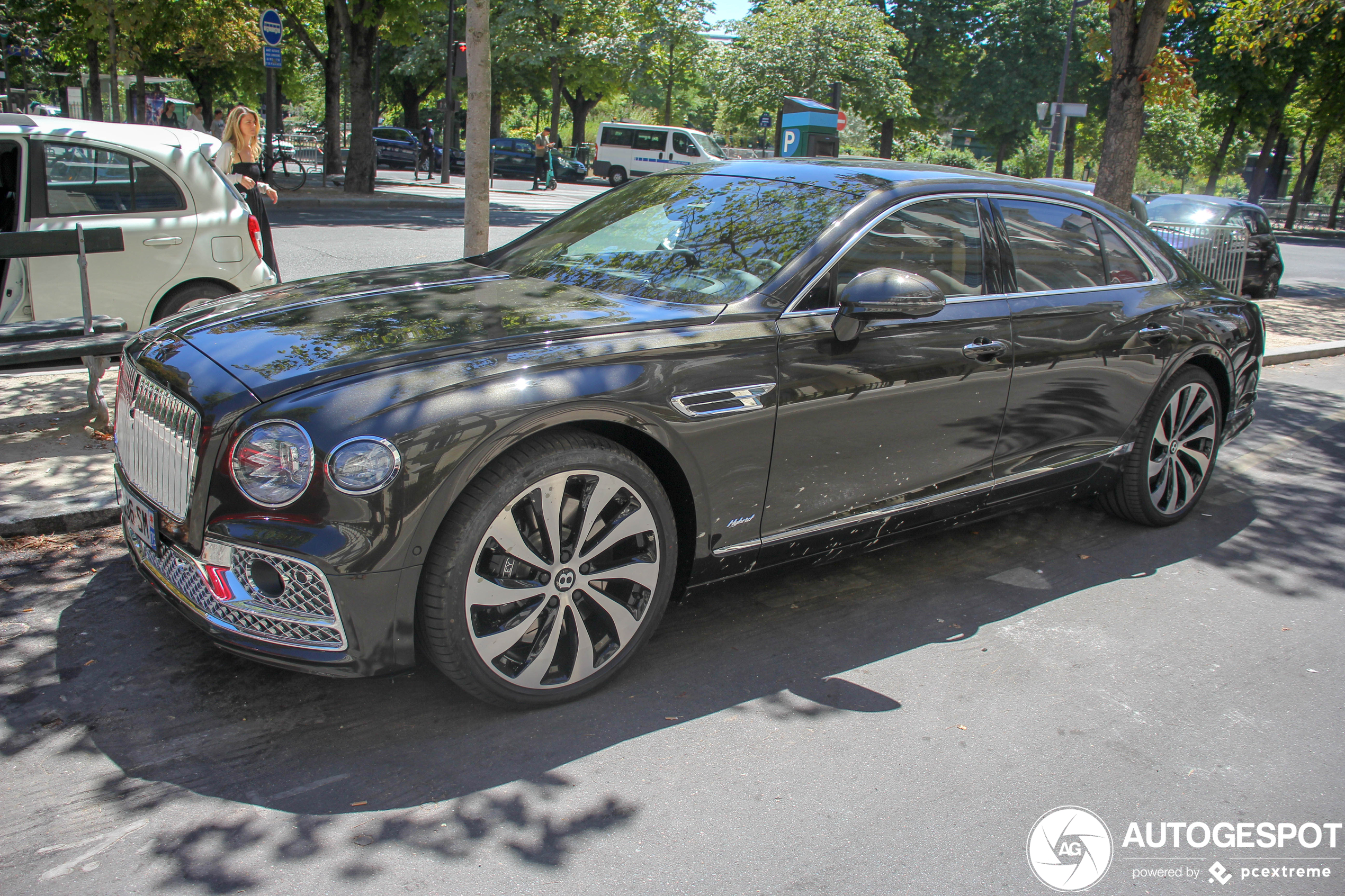 Bentley Flying Spur Hybrid