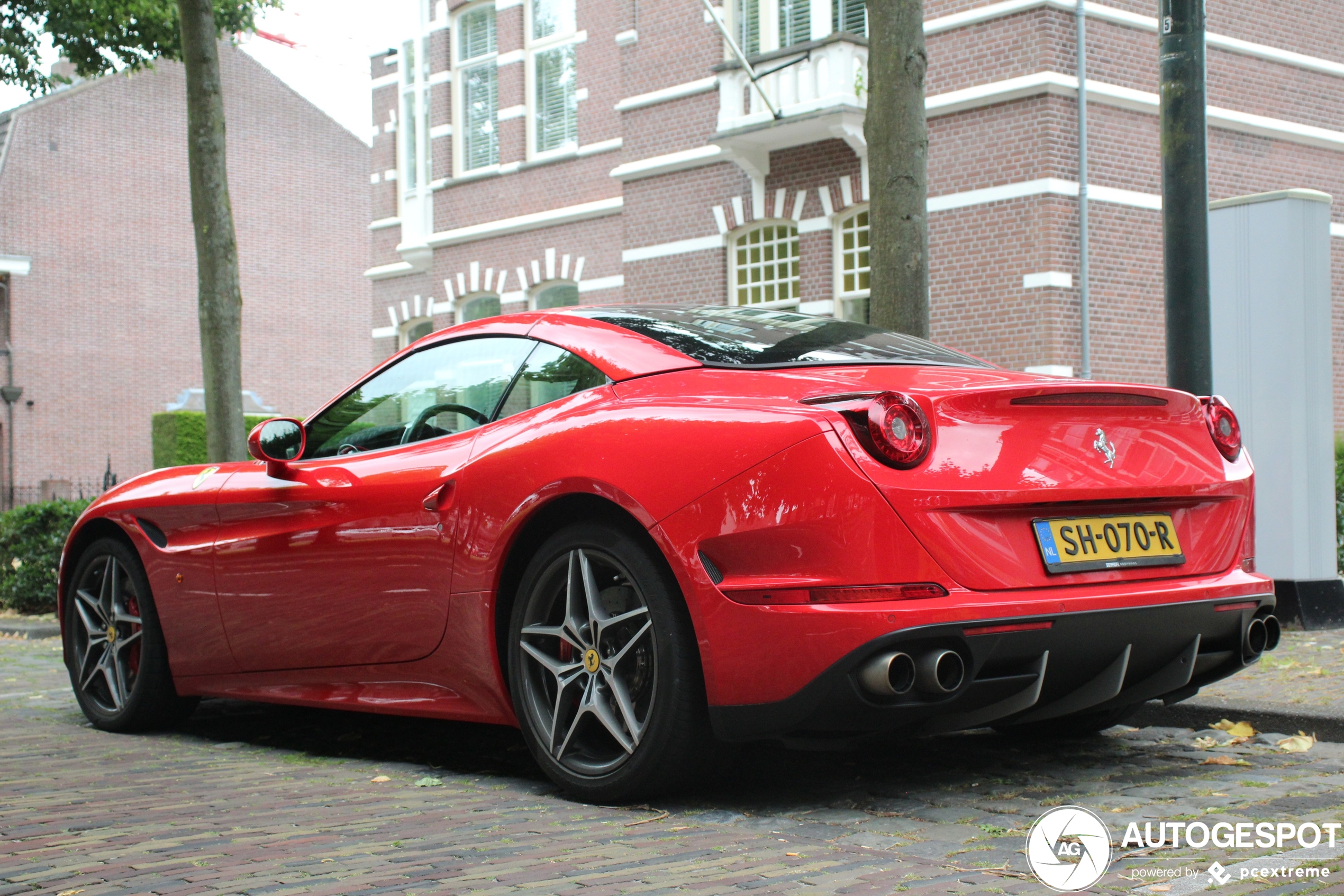 Ferrari California T