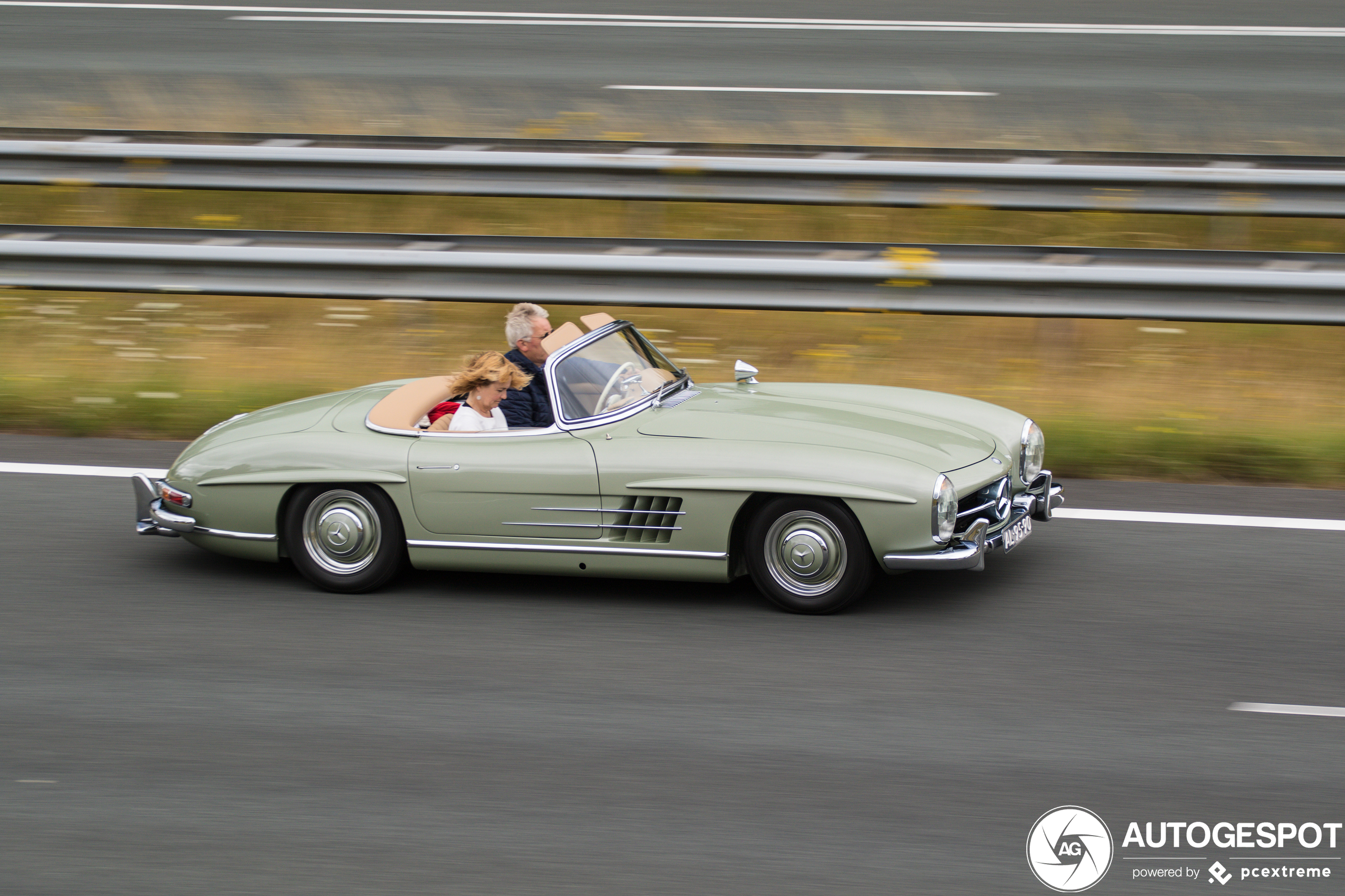 Mercedes-Benz 300SL Roadster