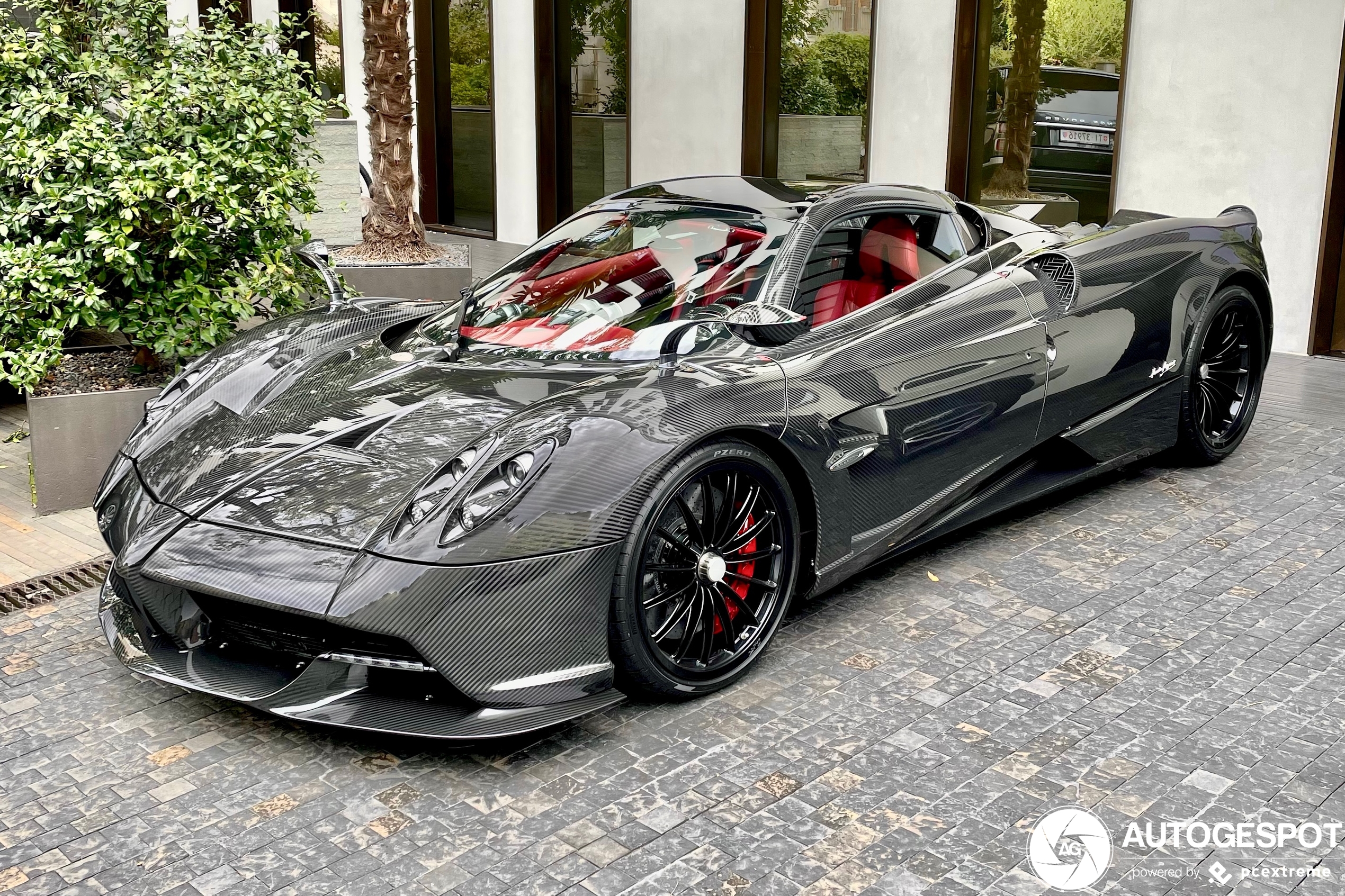 Pagani Huayra Roadster wint de carbon fiber game