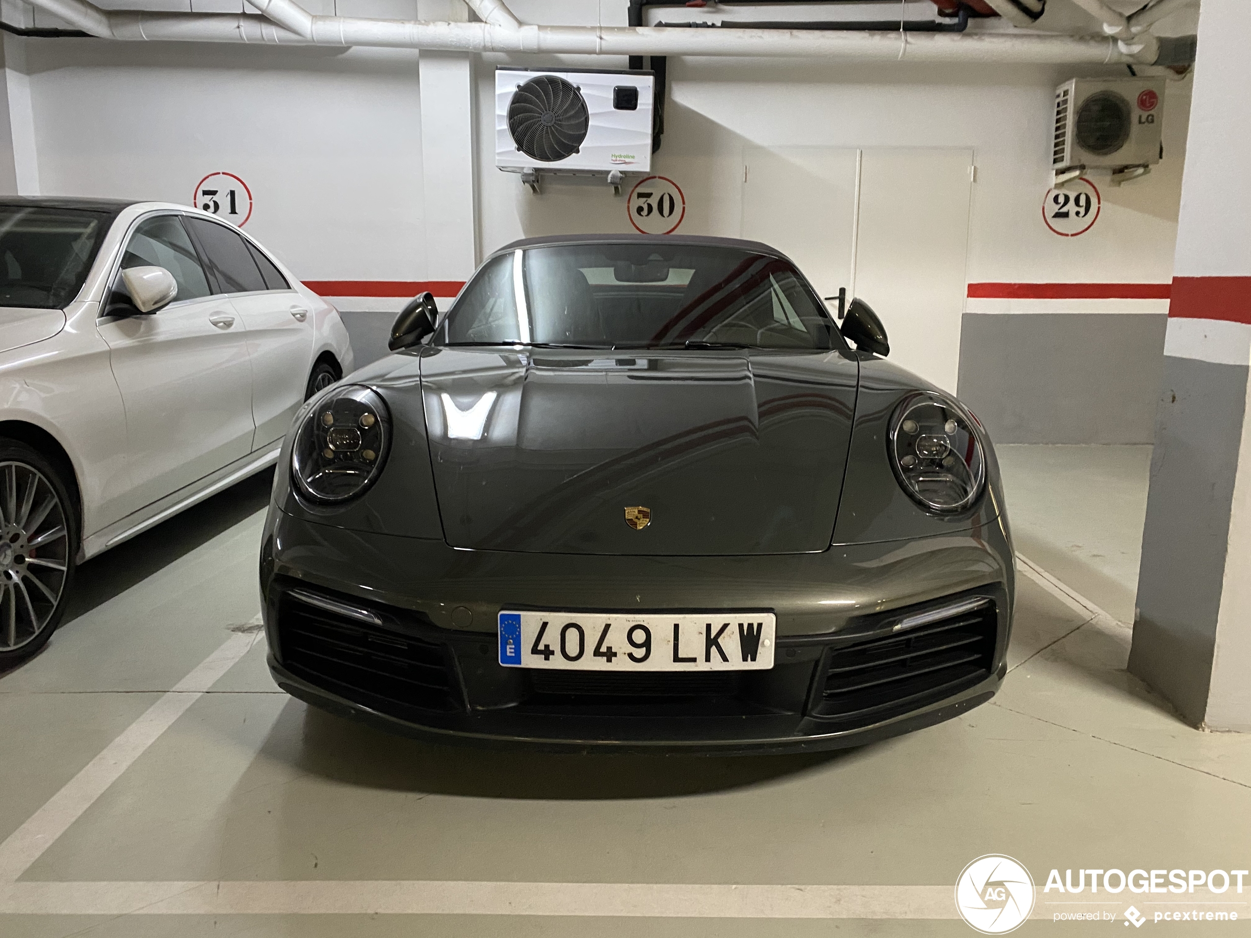 Porsche 992 Carrera 4S Cabriolet