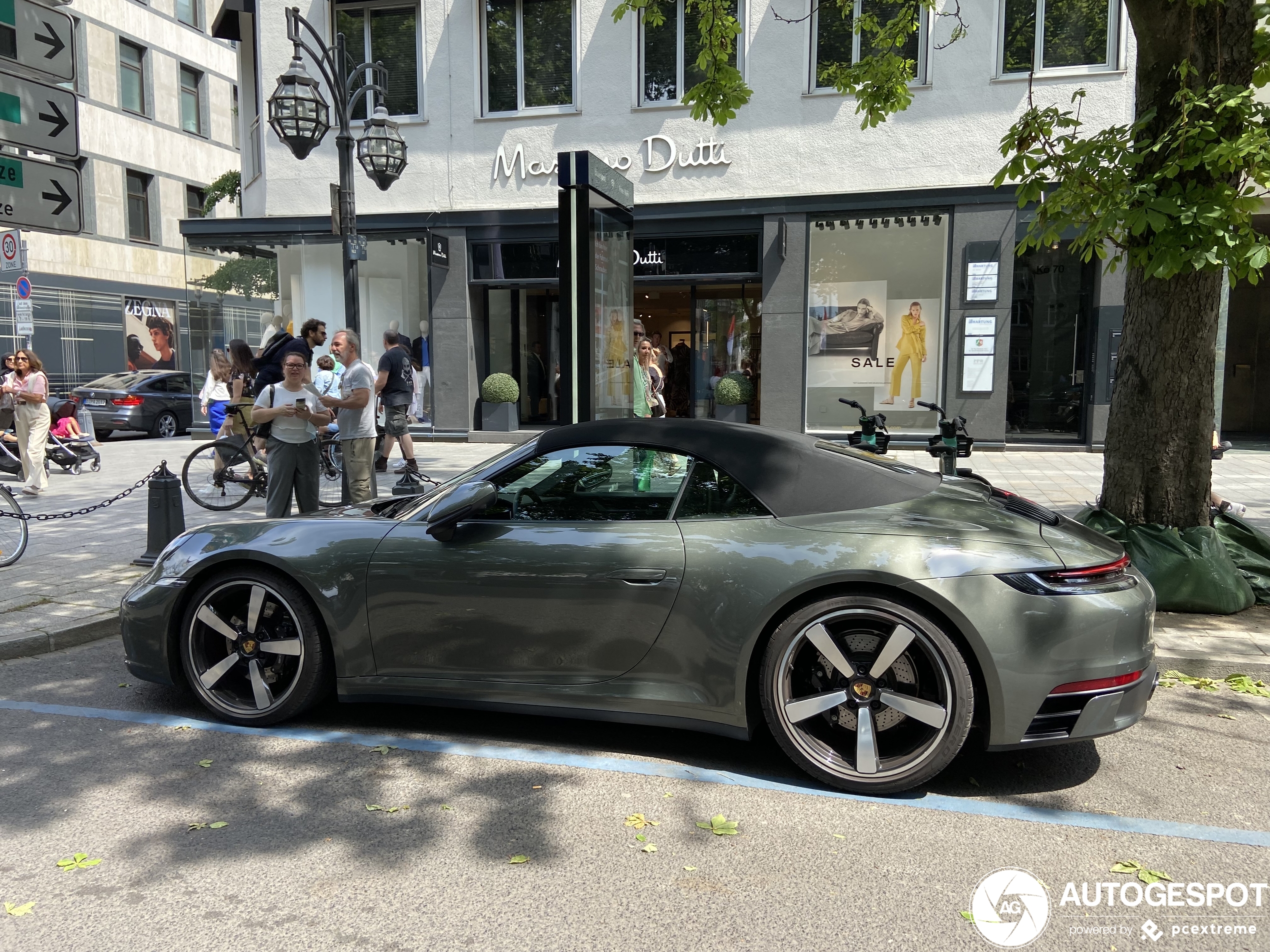 Porsche 992 Carrera 4S Cabriolet