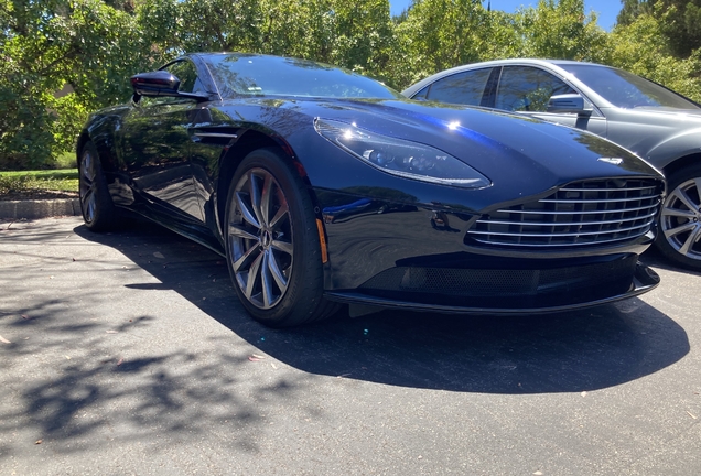 Aston Martin DB11