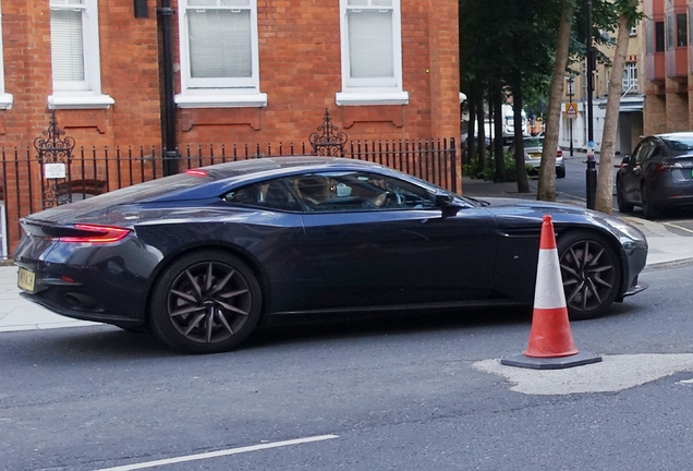 Aston Martin DB11