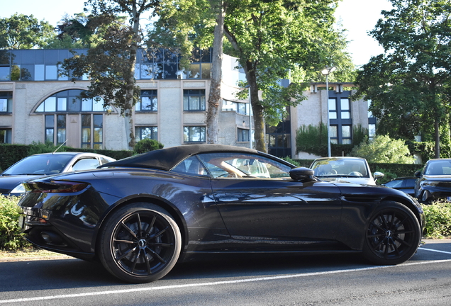 Aston Martin DB11 V8 Volante