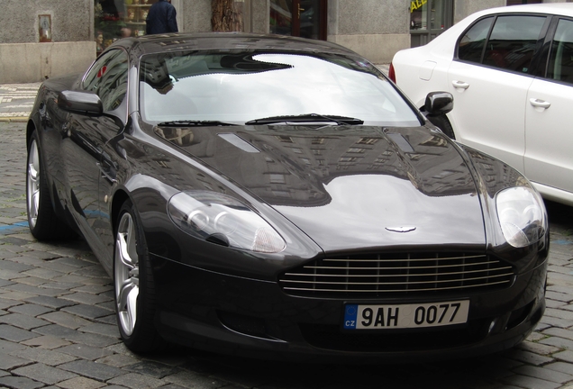 Aston Martin DB9