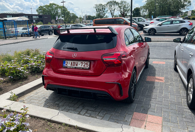 Mercedes-AMG A 45 W176 2015