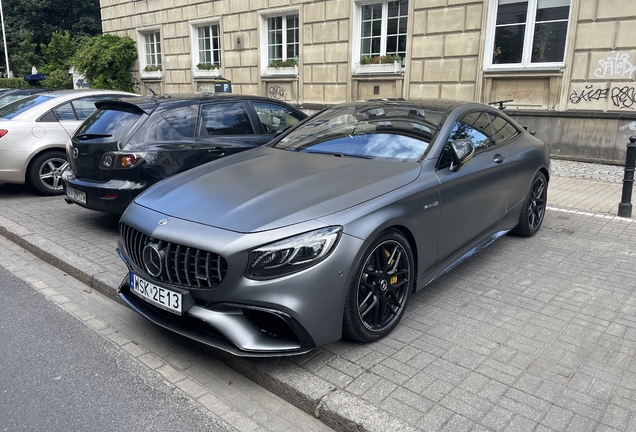 Mercedes-AMG S 63 Coupé C217 2018 Yellow Night Edition