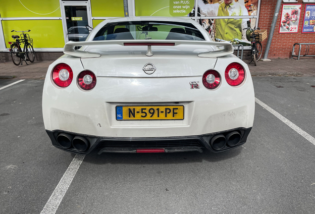 Nissan GT-R 2011