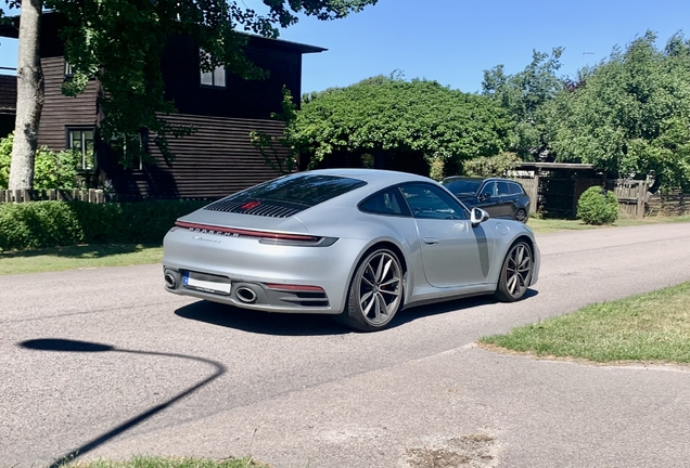 Porsche 992 Carrera 4S