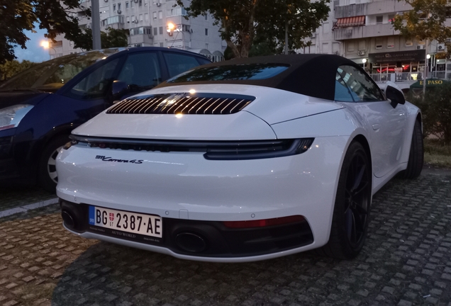 Porsche 992 Carrera 4S Cabriolet