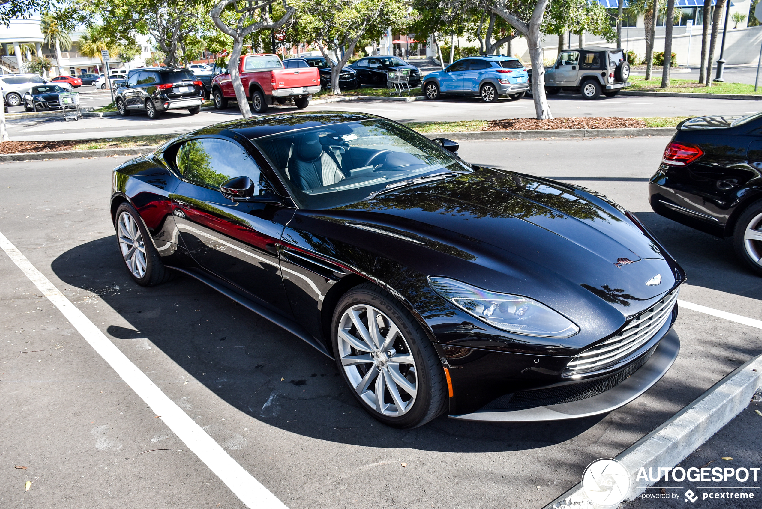 Aston Martin DB11 V8