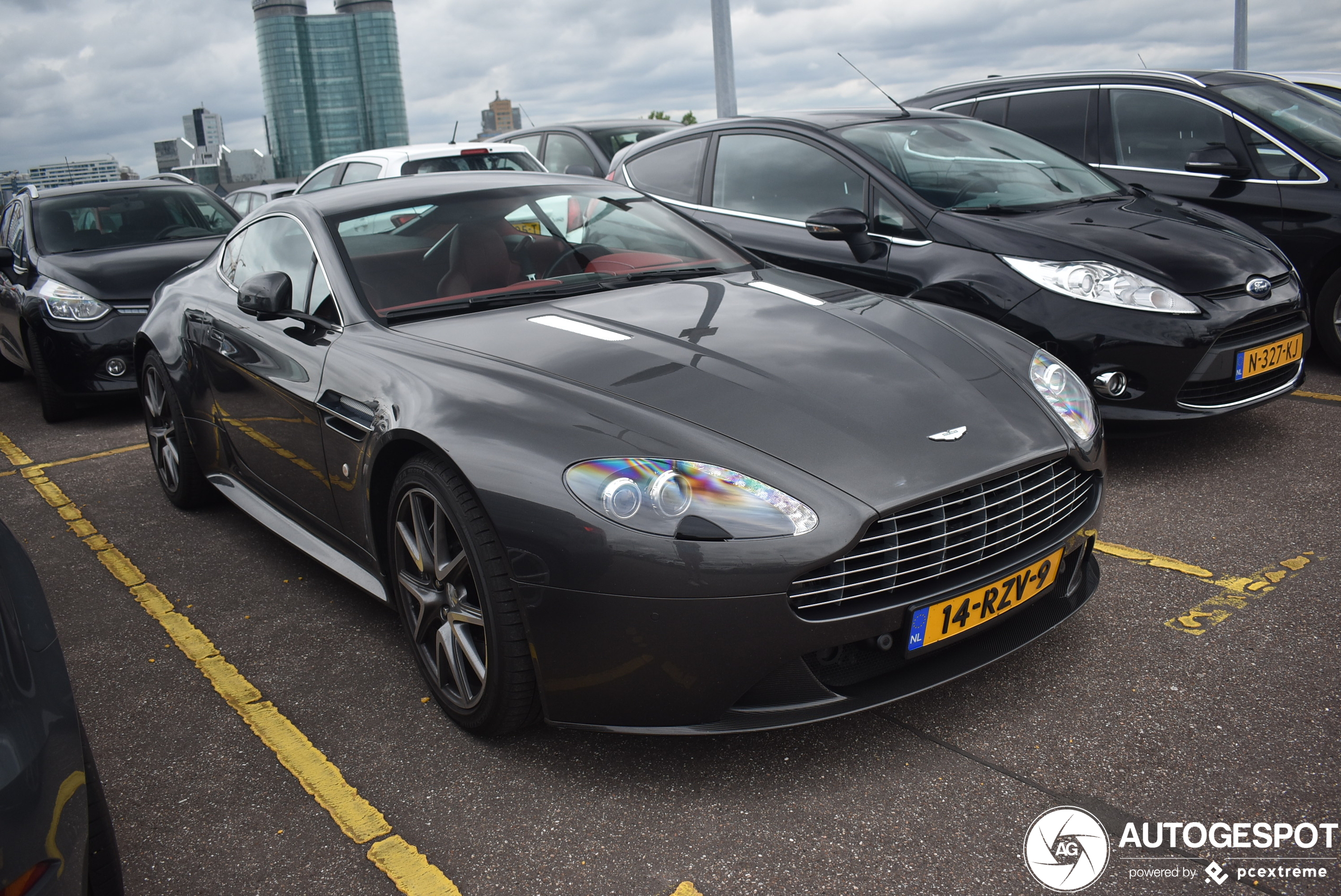 Aston Martin V8 Vantage S