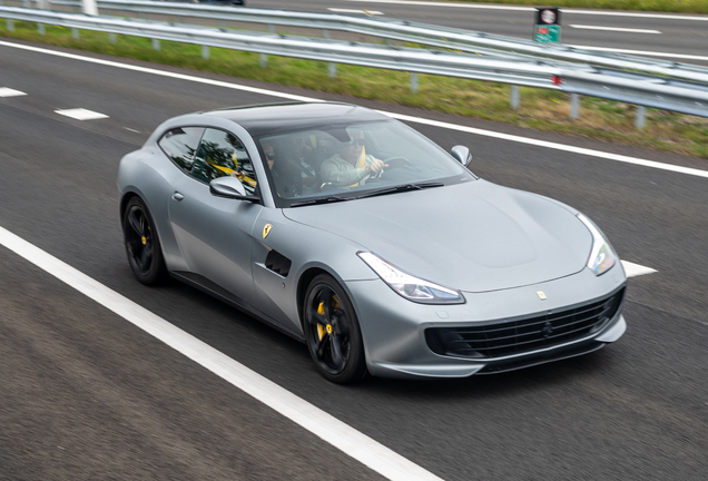 Ferrari GTC4Lusso