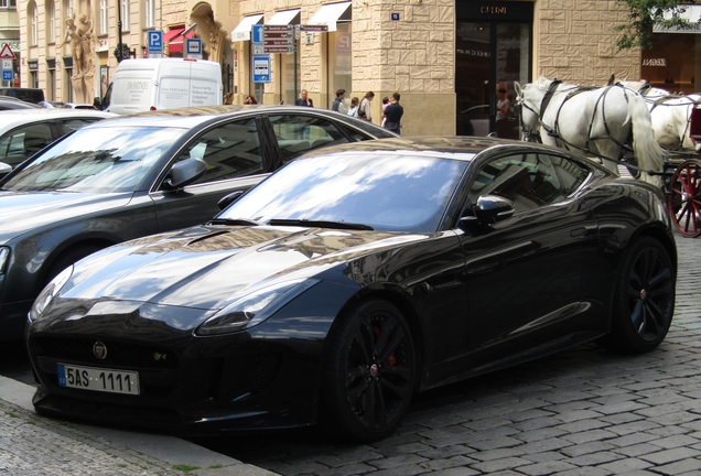 Jaguar F-TYPE R Coupé