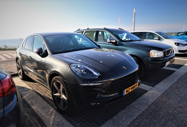 Porsche 95B Macan GTS