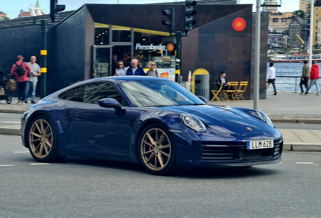 Porsche 992 Carrera 4S