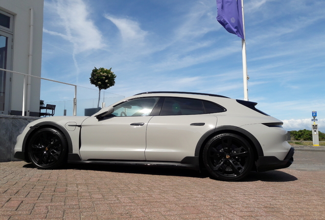 Porsche Taycan Turbo Cross Turismo