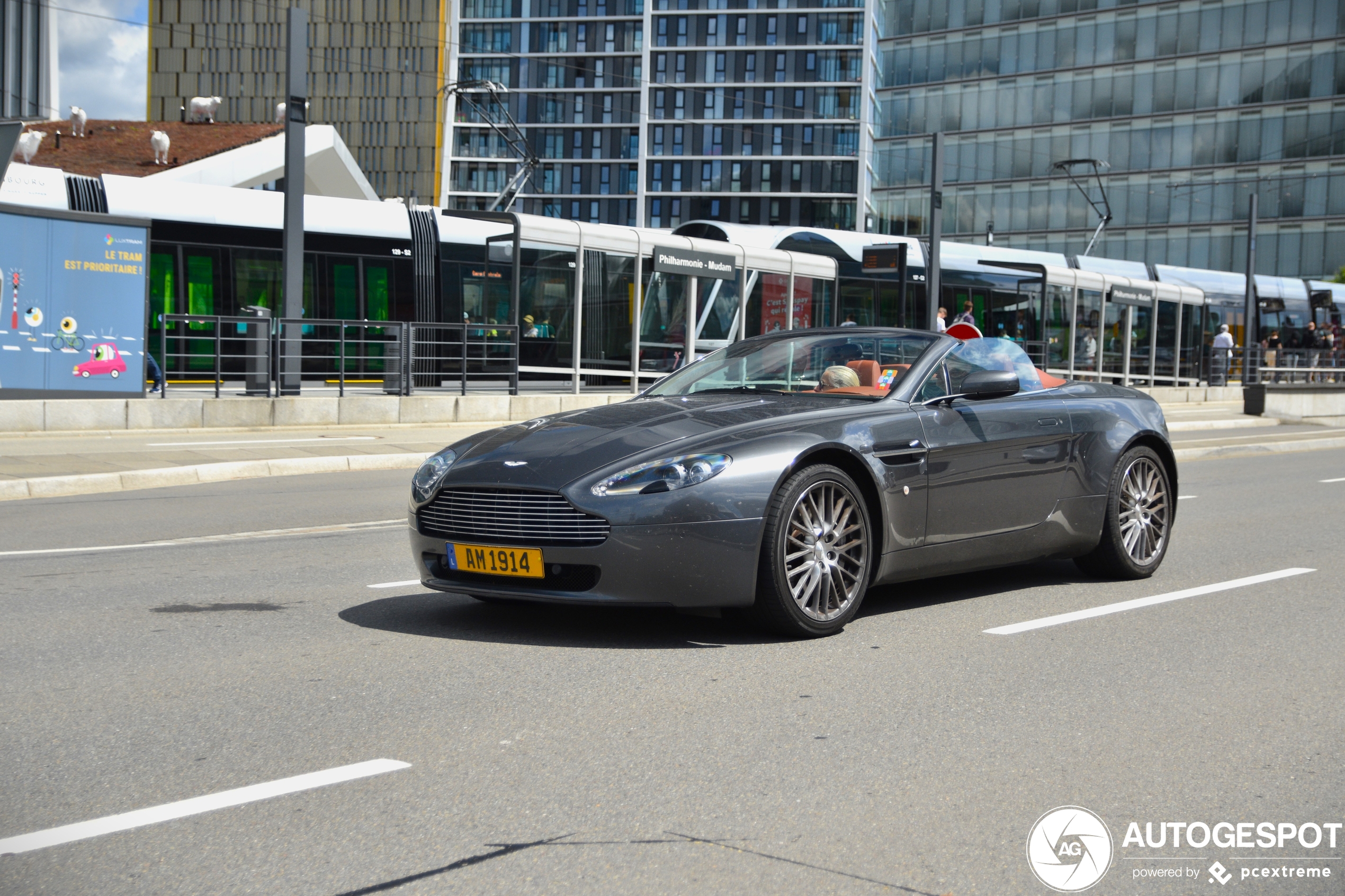 Aston Martin V8 Vantage Roadster