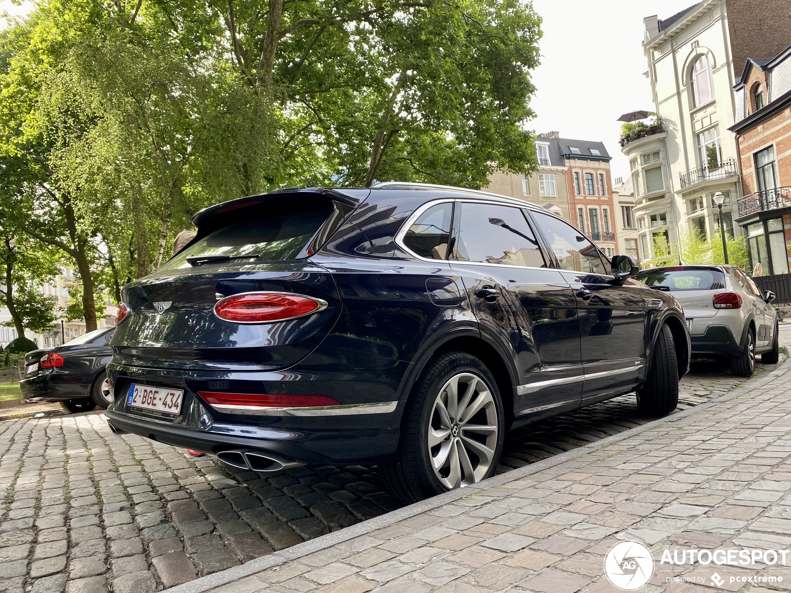 Bentley Bentayga Hybrid 2021