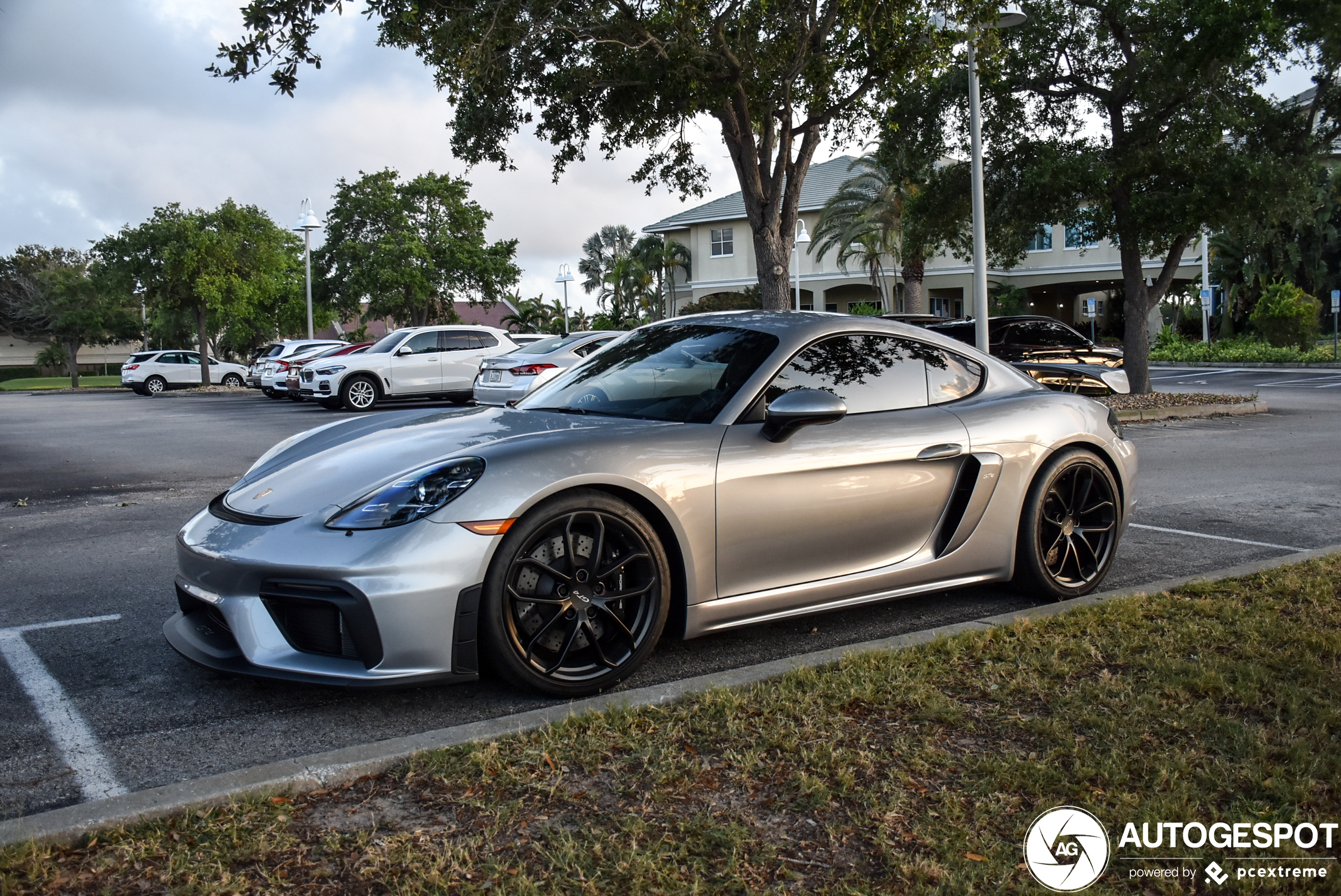 Porsche 718 Cayman GT4