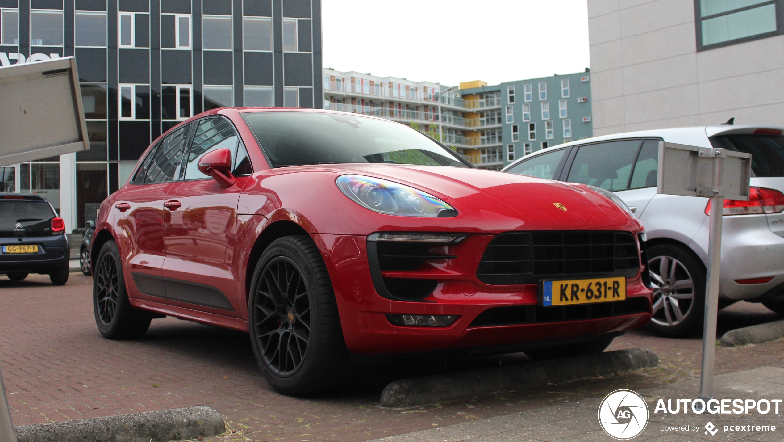 Porsche 95B Macan GTS