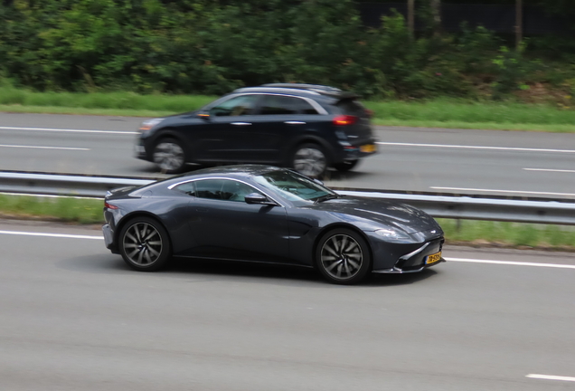 Aston Martin V8 Vantage 2018