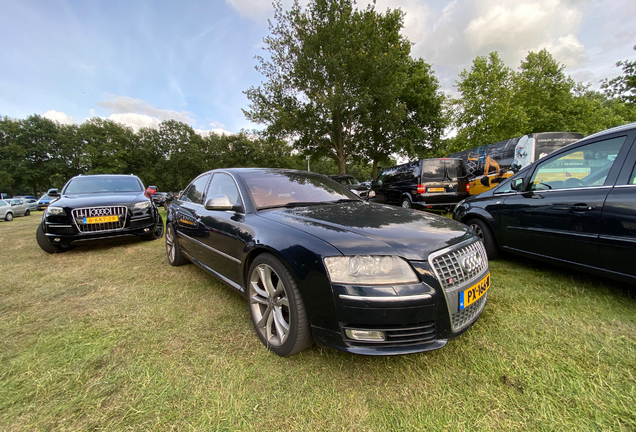 Audi S8 D3