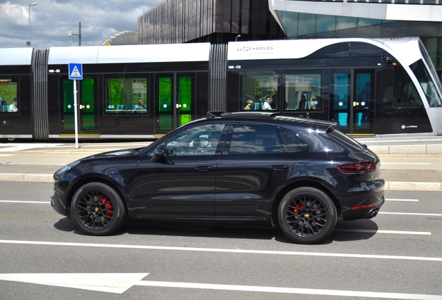 Porsche 95B Macan GTS