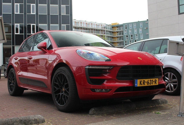 Porsche 95B Macan GTS