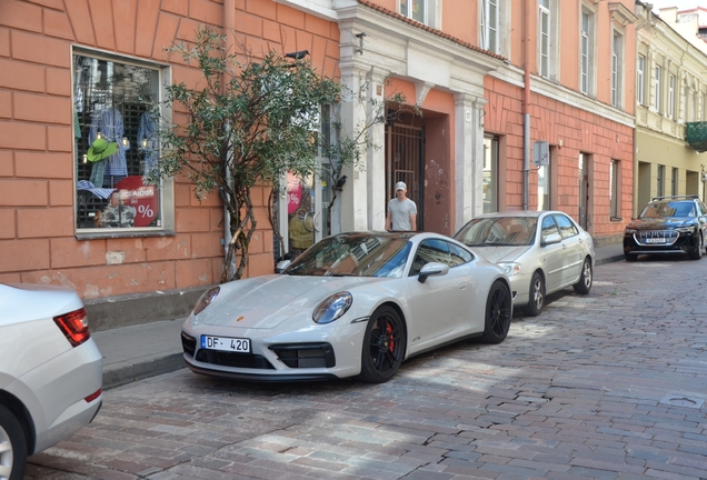 Porsche 992 Carrera GTS