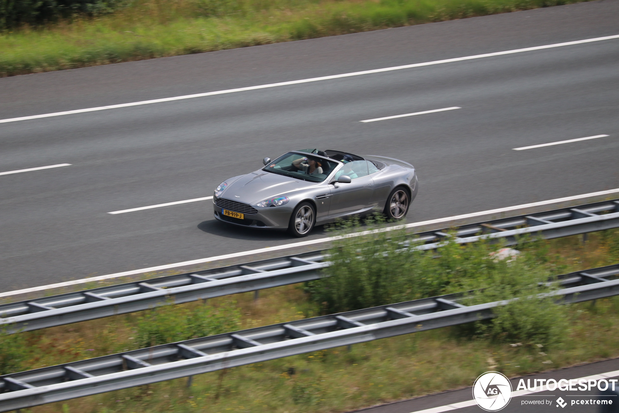 Aston Martin DB9 Volante 2010