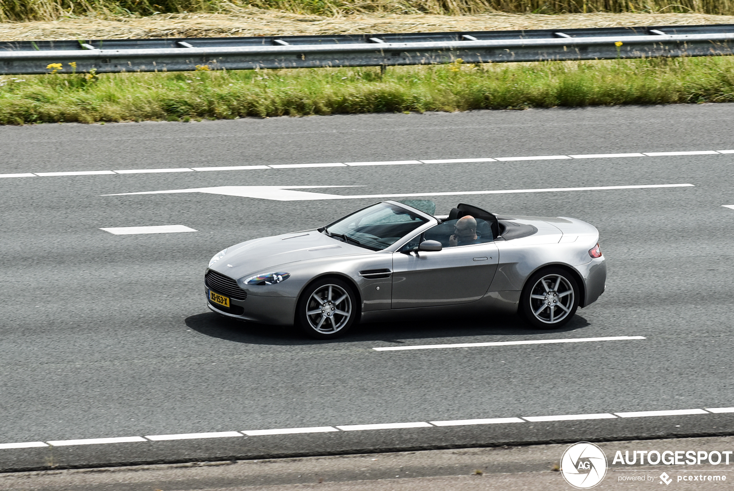 Aston Martin V8 Vantage Roadster