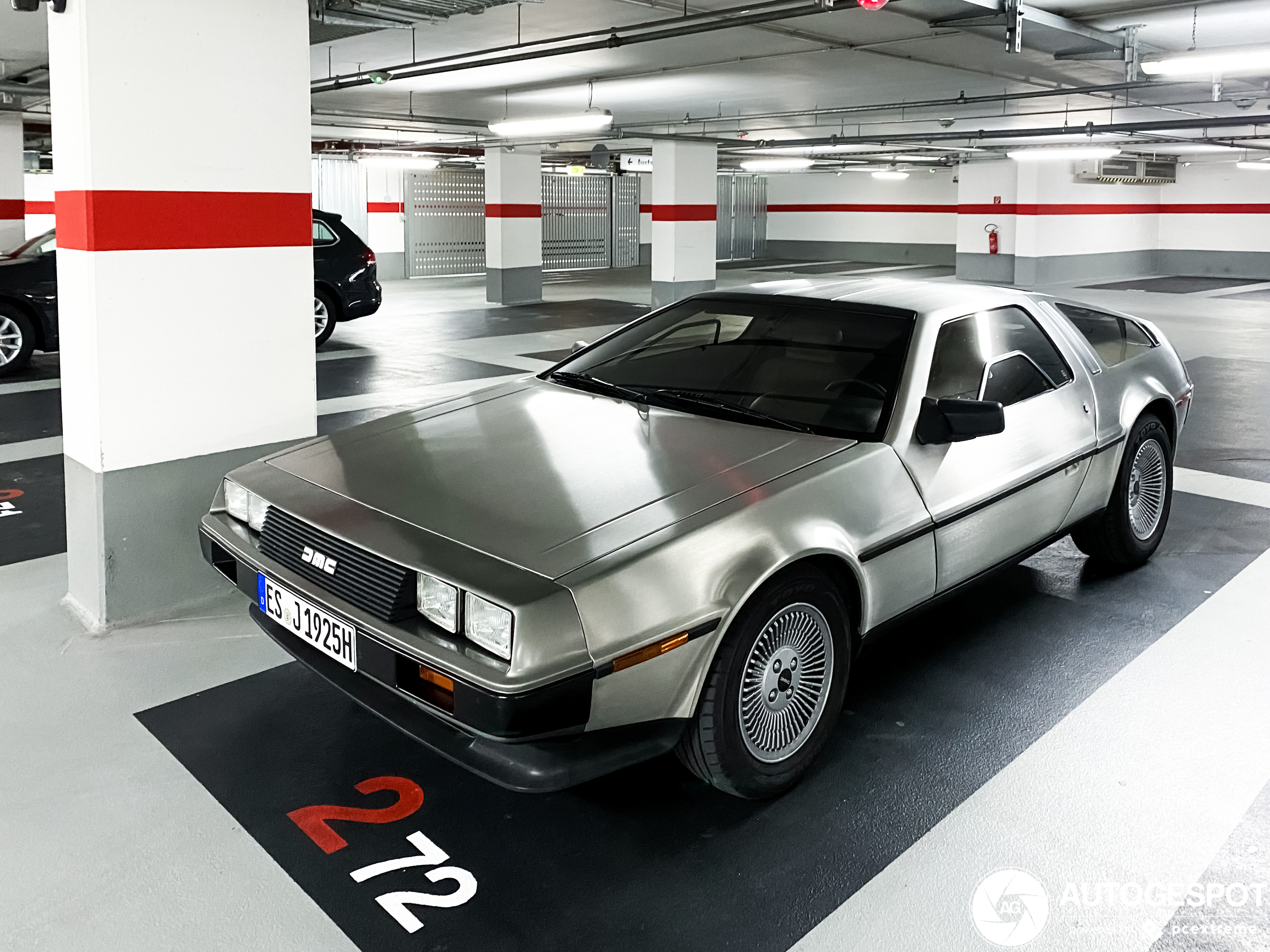 DeLorean DMC-12