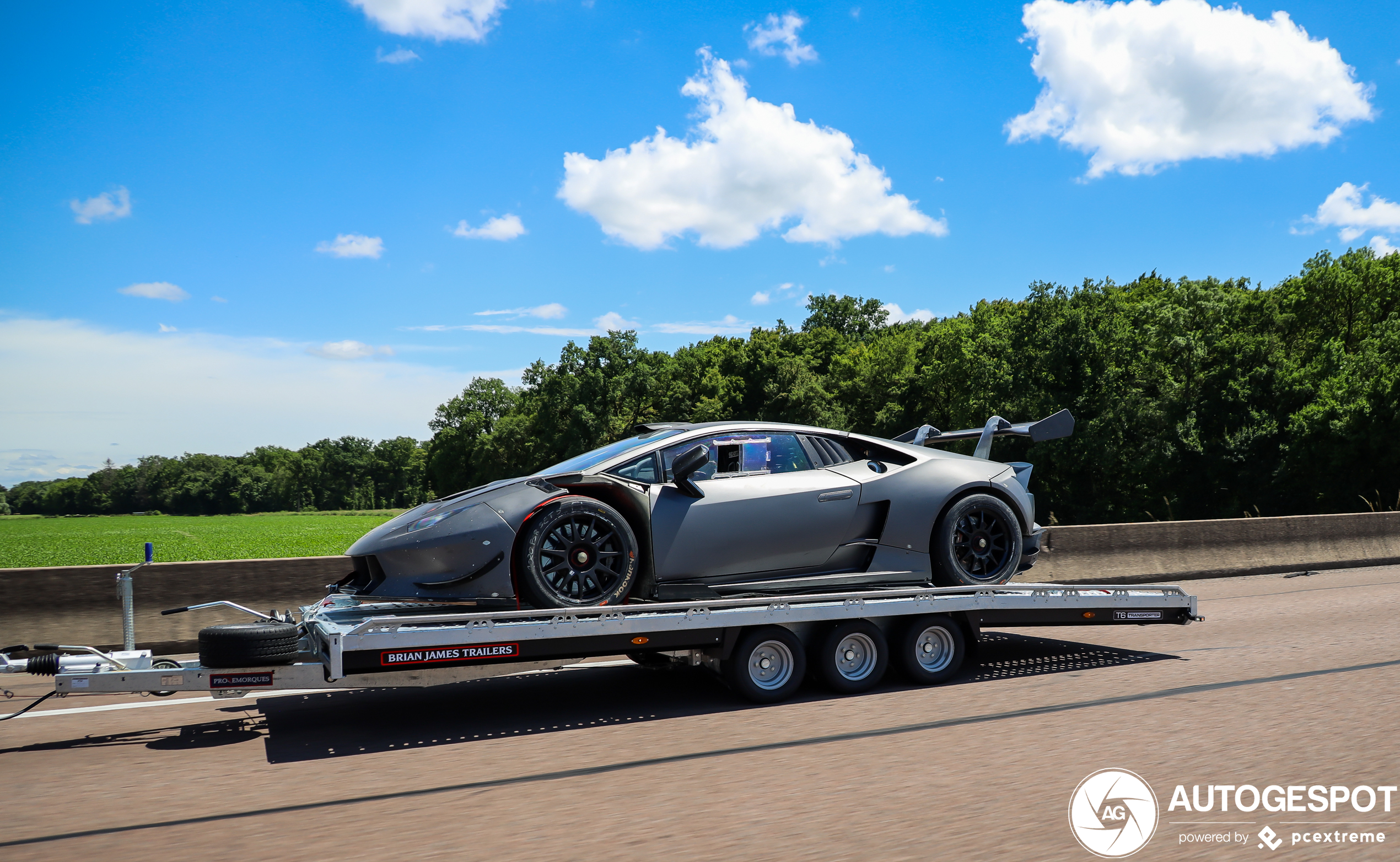 Lamborghini Huracán LP620-2 Super Trofeo