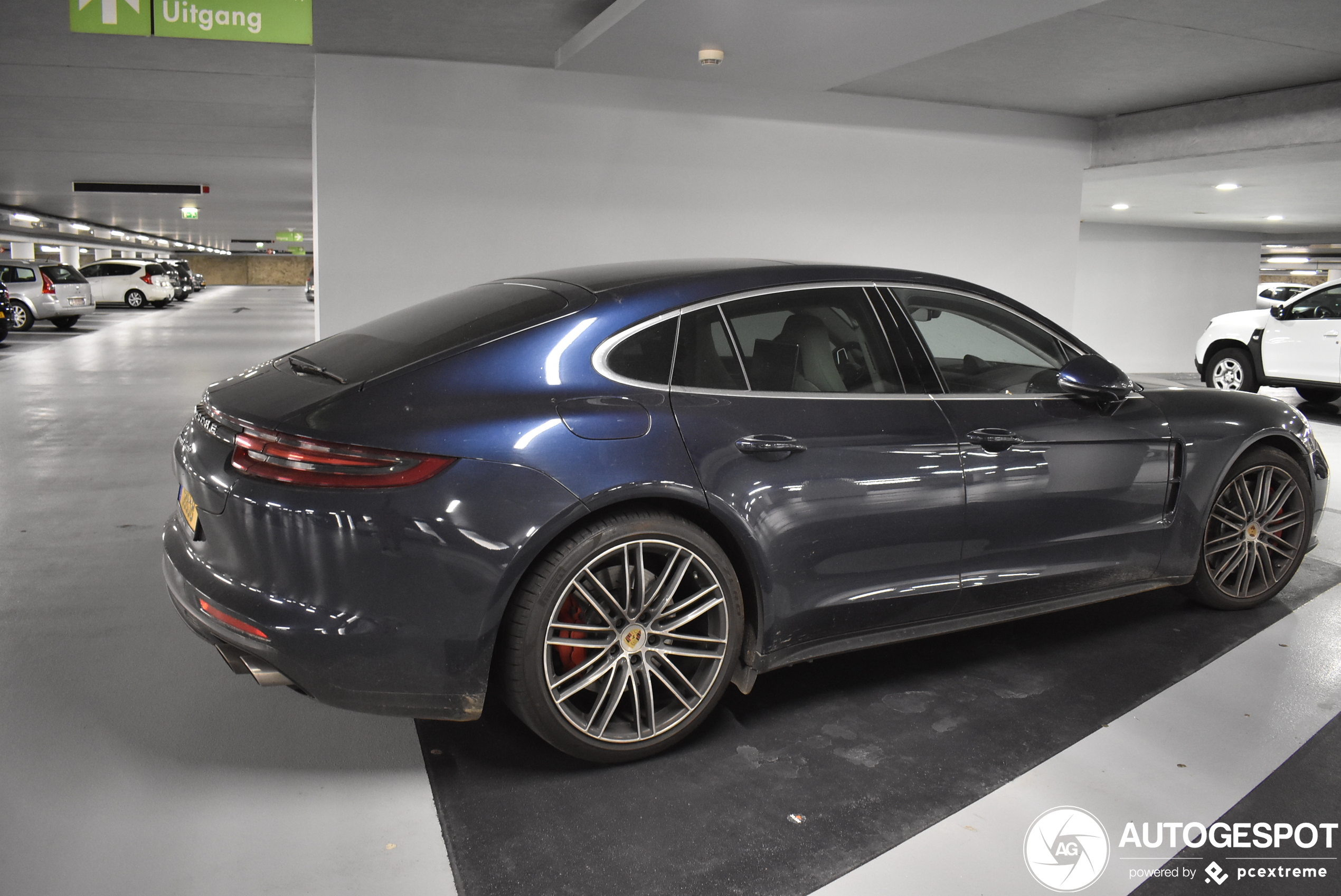 Porsche 971 Panamera Turbo