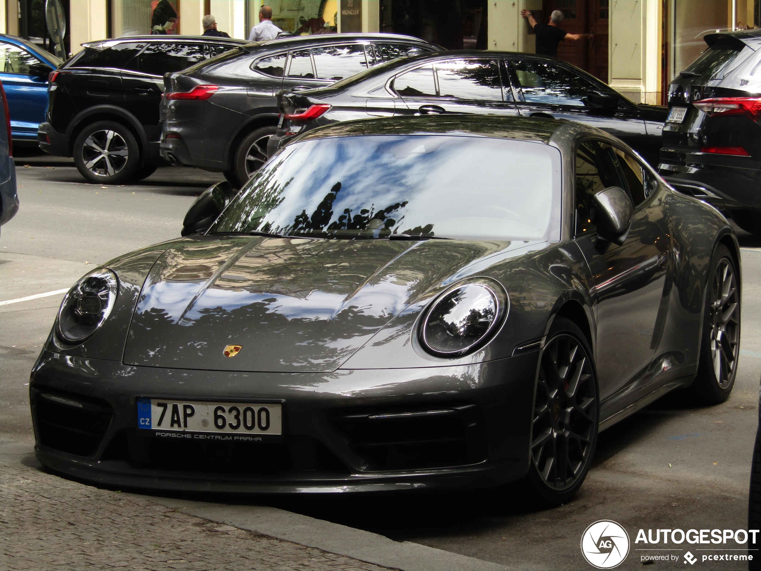 Porsche 992 Carrera 4S