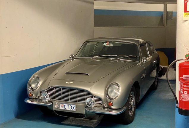 Aston Martin DB6 Vantage MKI