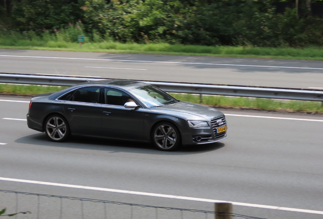 Audi S8 D4