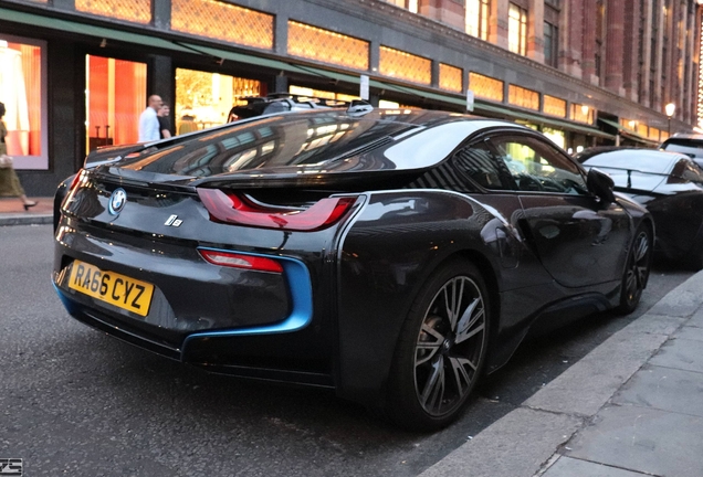 BMW i8