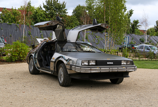 DeLorean DMC-12