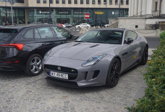 Jaguar F-TYPE R Coupé