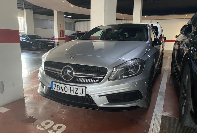 Mercedes-AMG A 45 W176 2015