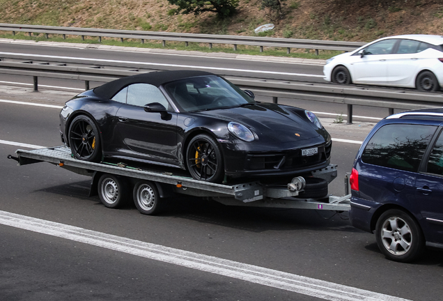 Porsche 992 Carrera 4 GTS Cabriolet